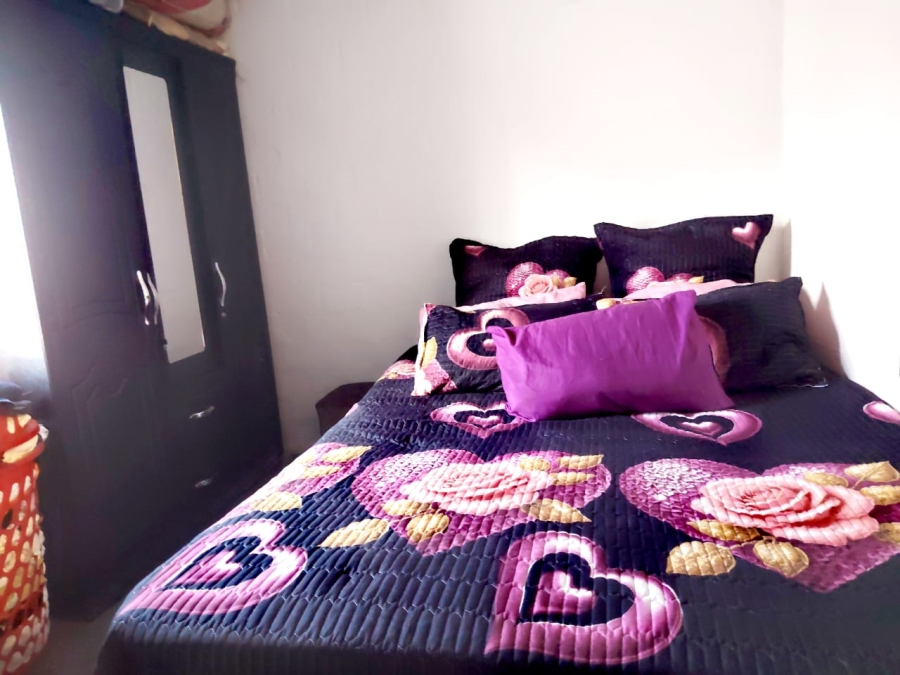 2 Bedroom Property for Sale in Roosendal Western Cape